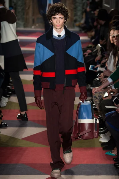 Look 8